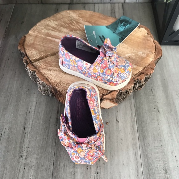 Toms Other - Toms Classic Slip-on Shoes Little Girls